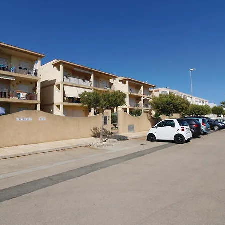 Apartment 2 Bedroom Awesome In