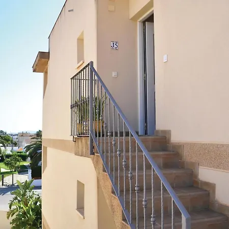 Apartment 2 Bedroom Awesome In